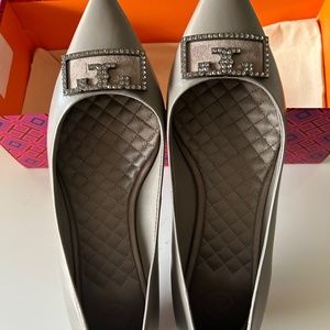 Tory Burch grey heron point toe flat